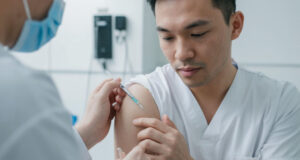 Раскрыт противораковый эффект популярной вакцины: новые горизонты в онкологии